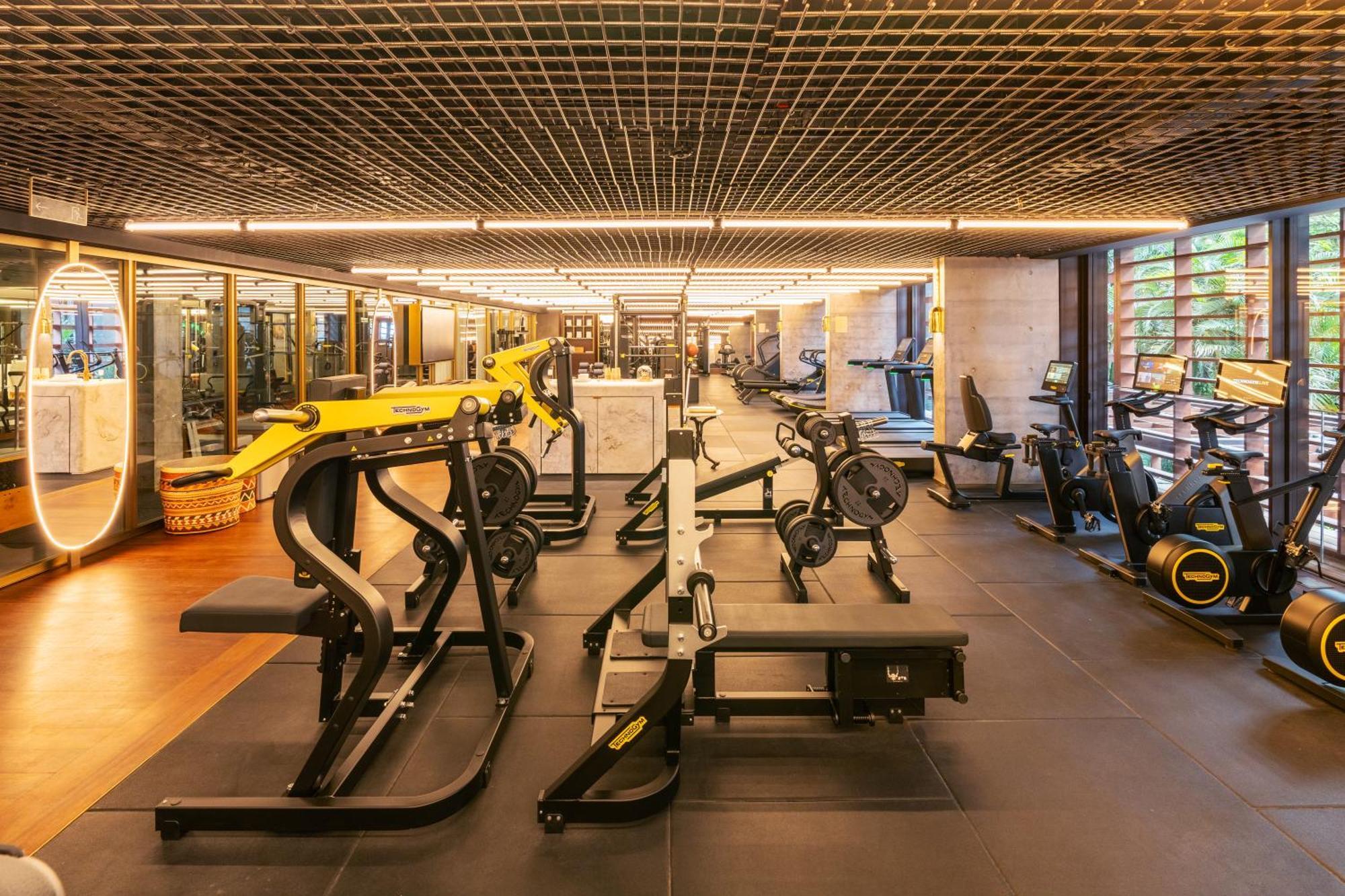 Отель Rosewood Сан-Пауло Экстерьер фото Anytime Fitness in Singapore