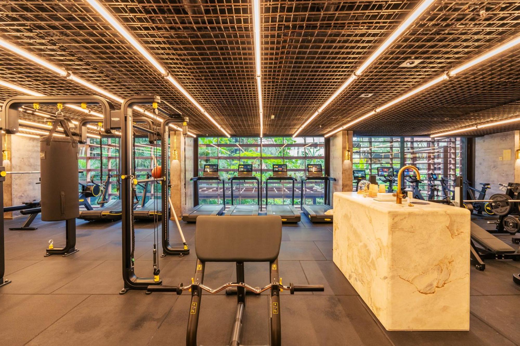 Отель Rosewood Сан-Пауло Экстерьер фото The gym at the hotel